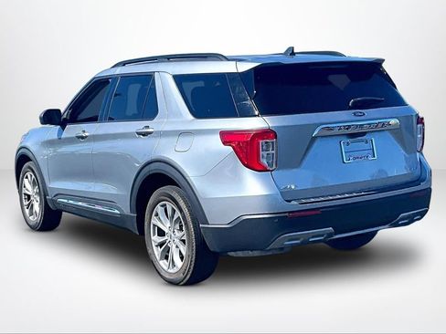 Used 2021 Ford Explorer XLT AWD/4WD image 13