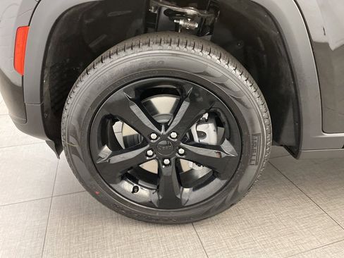 New 2025 Jeep Grand Cherokee L Limited w/ Black Appearance Package image 10