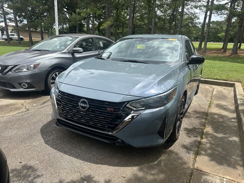 Used 2024 Nissan Sentra SR w/ SR Premium Package FWD image 1