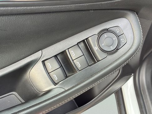 Used 2025 Buick Encore GX Preferred FWD image 12