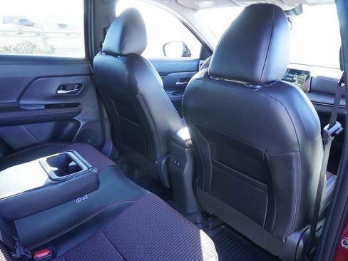 Used 2025 Nissan Kicks SR FWD image 10