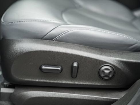 Used 2019 Buick Envision Premium AWD/4WD image 34