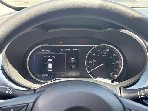 Used 2025 Nissan Versa SV FWD image 38