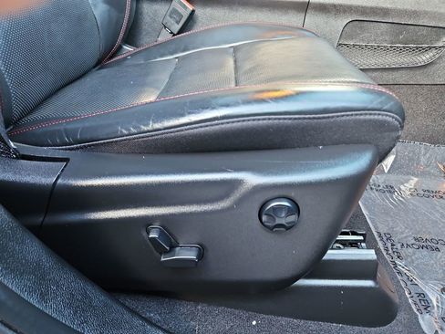 Used 2024 Dodge Durango GT image 28