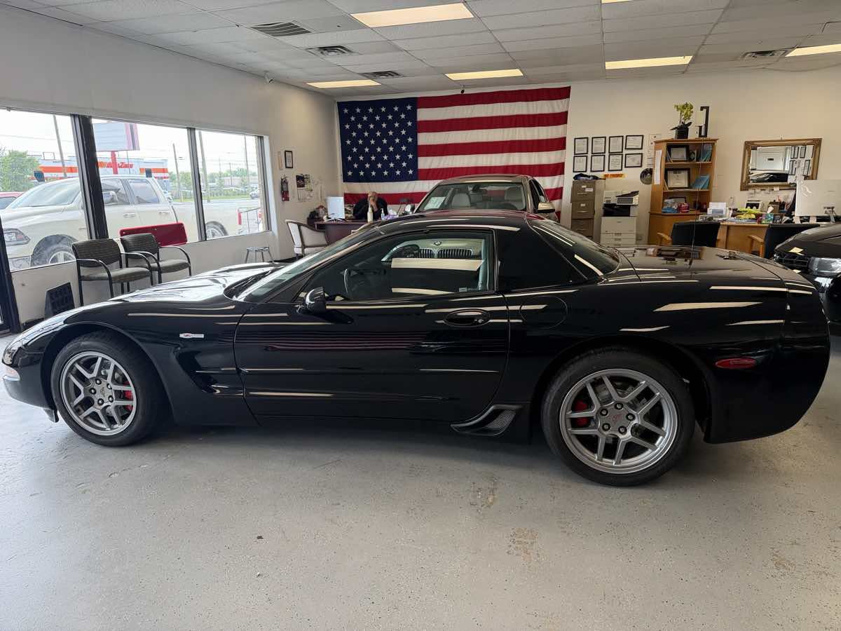Used 2002 Chevrolet Corvette Z06 w/ Memory Pkg RWD image 14