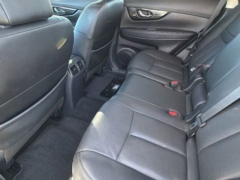 Used 2020 Nissan Rogue SL w/ Premium Package image 24