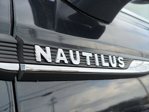 Used 2022 Lincoln Nautilus Reserve image 24