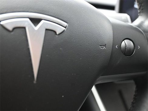 Used 2019 Tesla Model 3 Standard Range Plus image 27