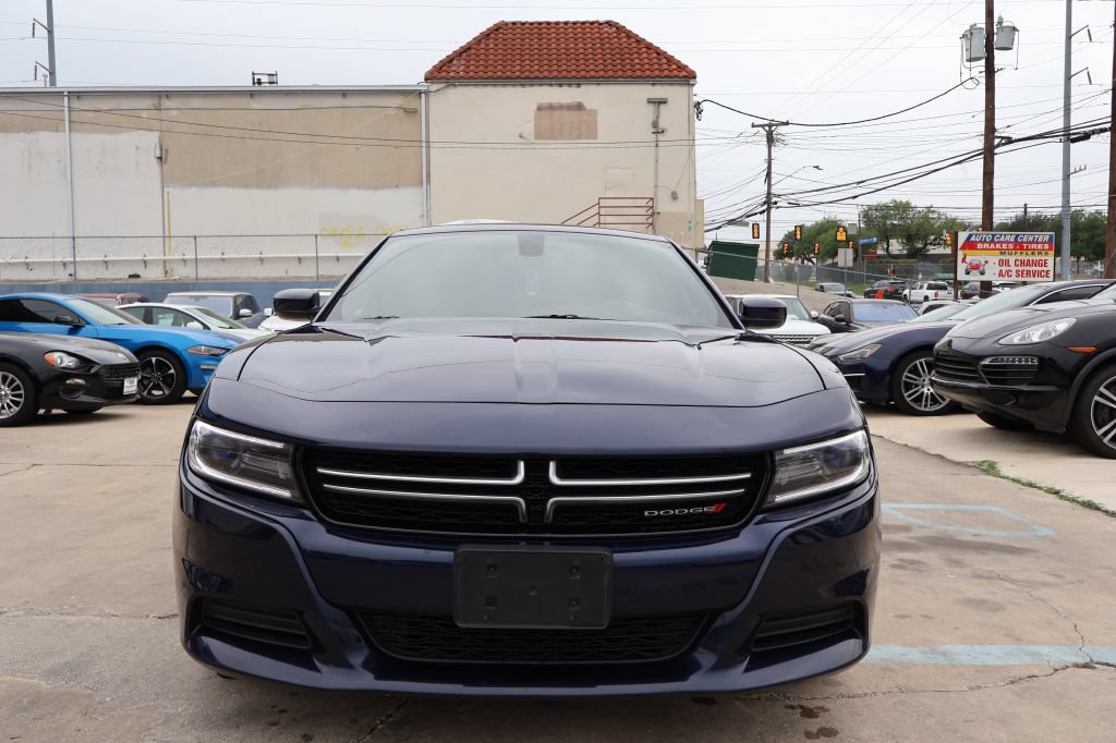 Used 2016 Dodge Charger SE RWD image 2