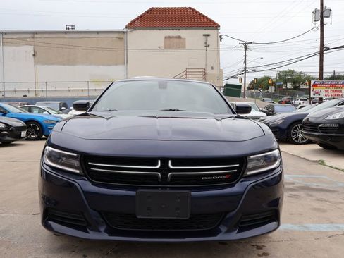 Used 2016 Dodge Charger SE RWD image 2