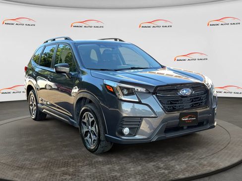 Used 2022 Subaru Forester Premium AWD/4WD image 5