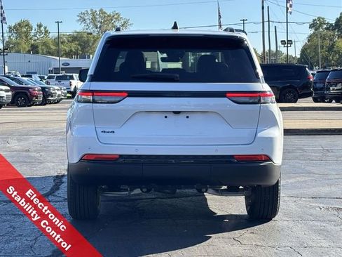 New 2025 Jeep Grand Cherokee Altitude image 38