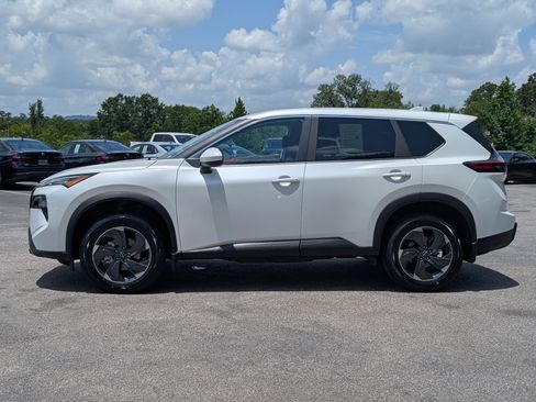 Used 2026 Nissan Rogue SV FWD image 6