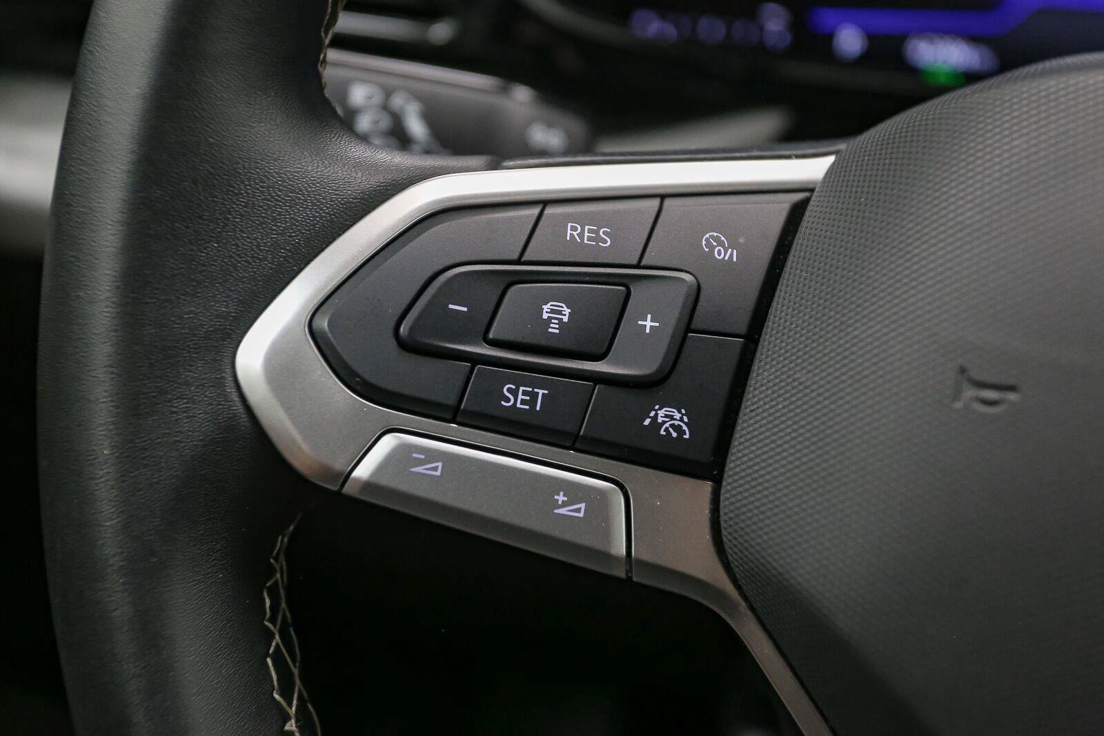 Certified 2024 Volkswagen Taos S AWD/4WD image 36