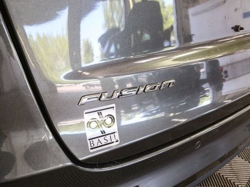 Used 2019 Ford Fusion SE FWD image 9
