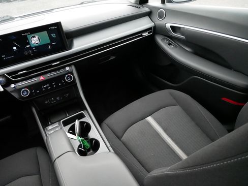 Used 2024 Hyundai Sonata SEL w/ Convenience Package FWD image 11