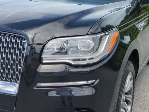 Used 2023 Lincoln Navigator Reserve AWD/4WD image 9