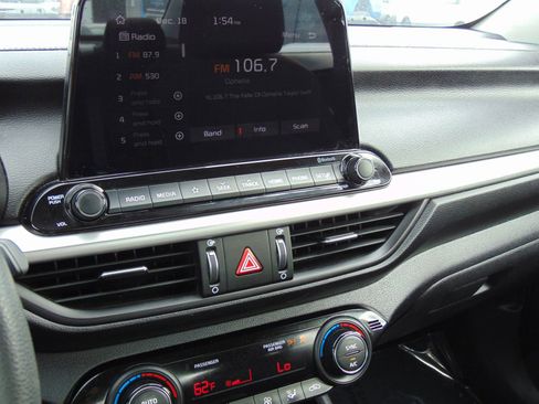 Used 2019 Kia Forte LXS image 11