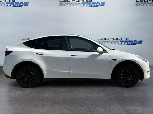 Used 2023 Tesla Model Y Long Range AWD/4WD image 4