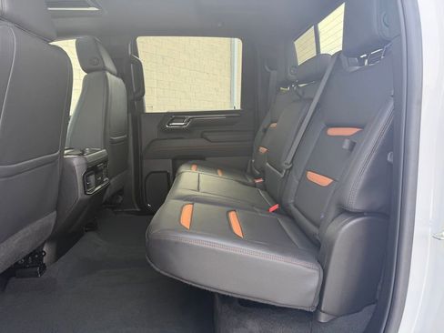 Used 2024 GMC Sierra 2500 AT4 w/ AT4 Premium Plus Package image 12