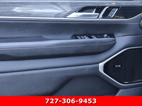 Used 2022 Jeep Wagoneer Series III w/ Premium Group I AWD/4WD image 13