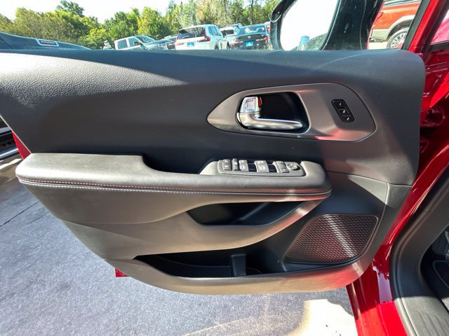 New 2027 Chrysler Pacifica Select FWD image 17