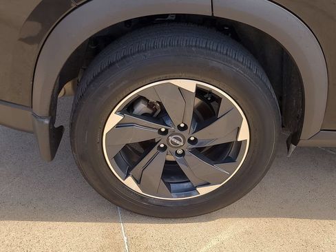 Certified 2024 Nissan Rogue SV w/ SV Premium Package FWD image 6