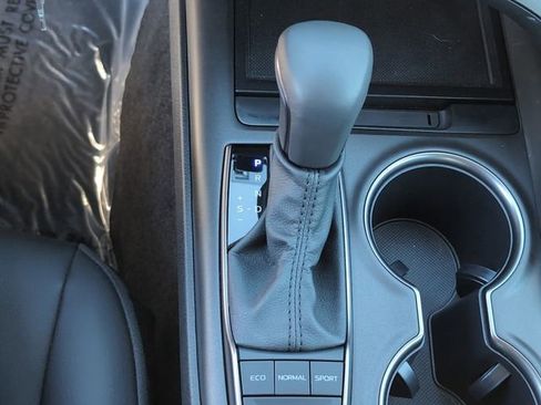 Used 2024 Toyota Camry SE image 20