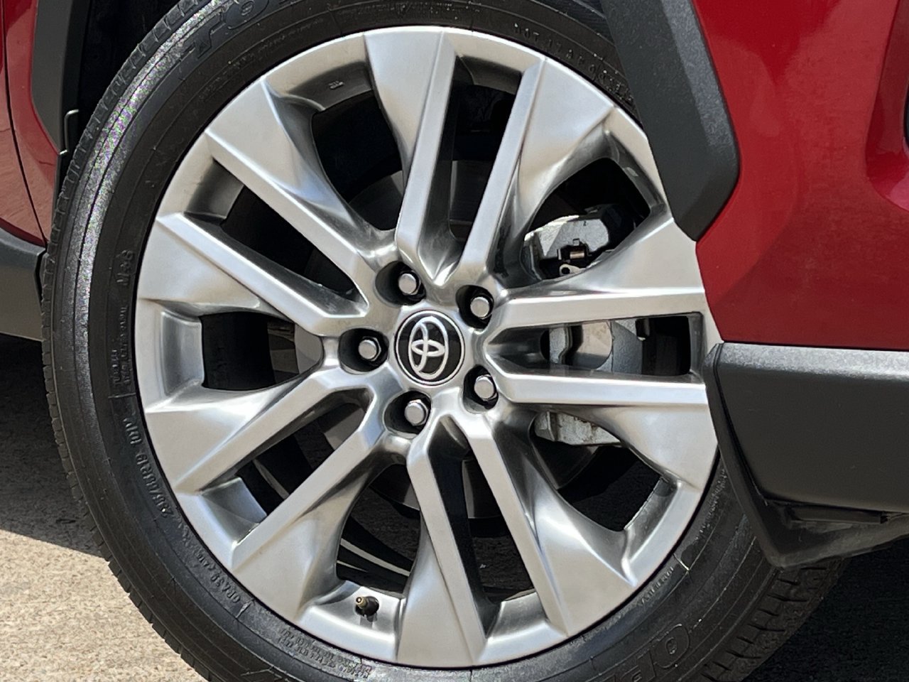Used 2025 Toyota RAV4 XLE Premium FWD image 29
