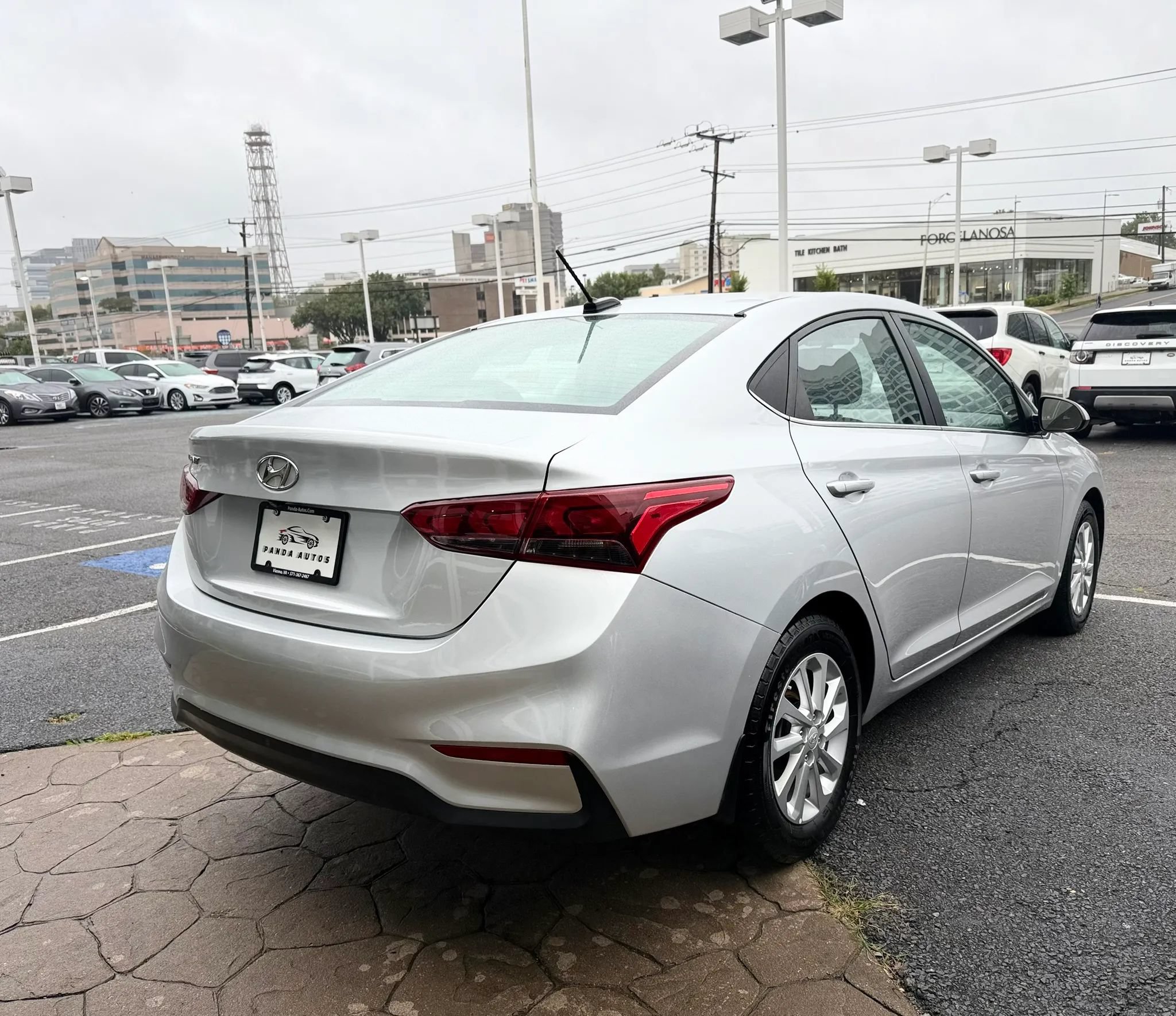 Used 2020 Hyundai Accent SEL FWD image 7