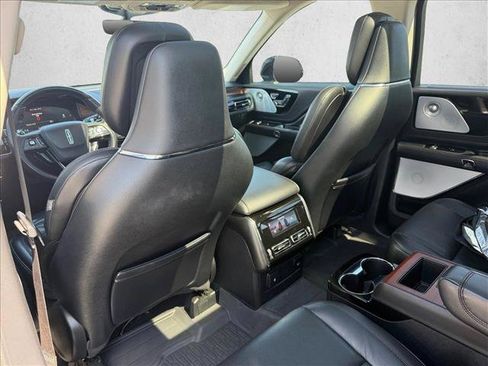 Used 2022 Lincoln Aviator Reserve w/ Equipment Group 201A AWD/4WD image 18