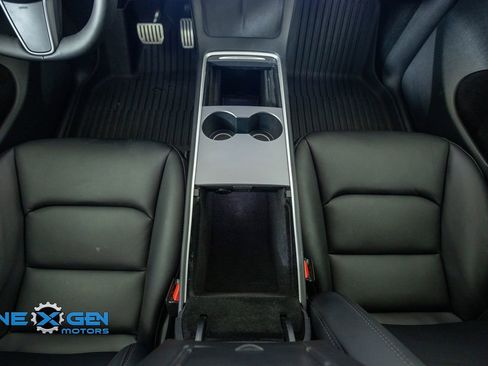Used 2024 Tesla Model Y Performance AWD/4WD image 29