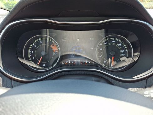 Used 2019 Jeep Cherokee Limited AWD/4WD image 20