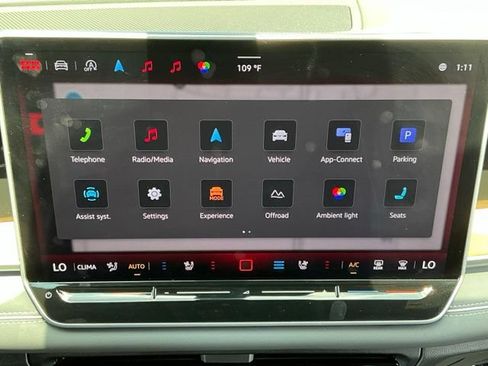 Certified 2025 Volkswagen Tiguan SEL R-Line AWD/4WD image 27