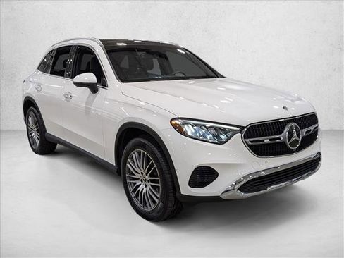 Used 2026 Mercedes-Benz GLC 300 4MATIC image 3