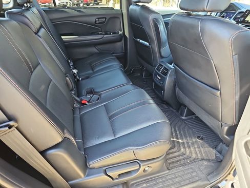 Used 2022 Honda Pilot TrailSport image 12