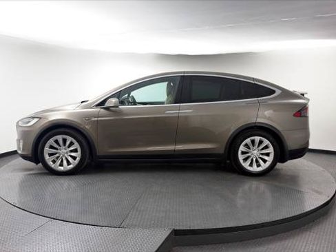 Used 2016 Tesla Model X 90D AWD/4WD image 3
