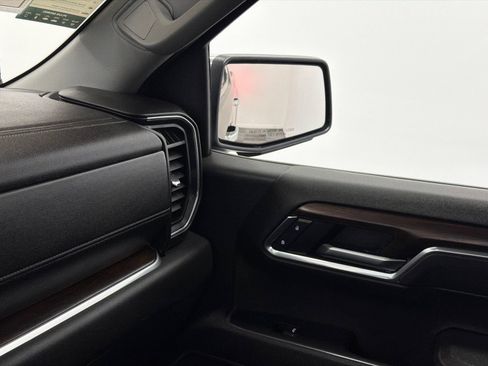 Used 2025 GMC Sierra 1500 SLT AWD/4WD image 33