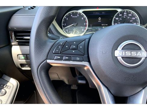 Used 2025 Nissan Sentra SV FWD image 15