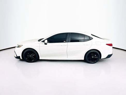 Used 2026 Toyota Camry SE FWD image 4