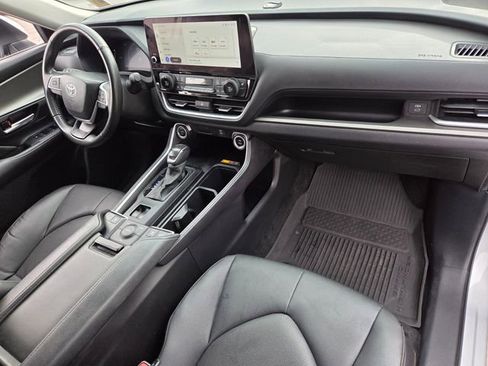 Used 2025 Toyota Grand Highlander XLE image 17