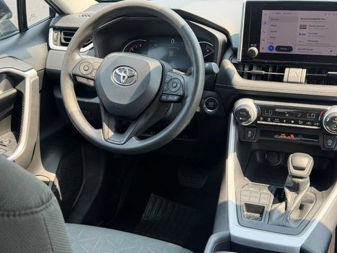 Used 2024 Toyota RAV4 XLE AWD/4WD image 14