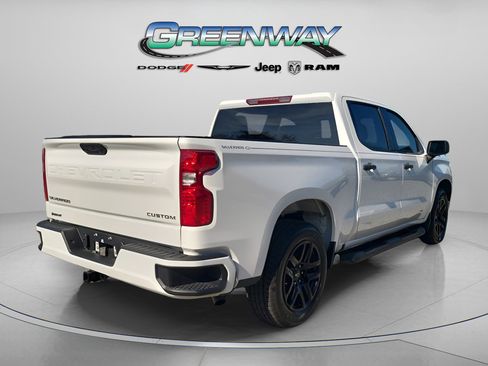 Used 2025 Chevrolet Silverado 1500 Custom image 4