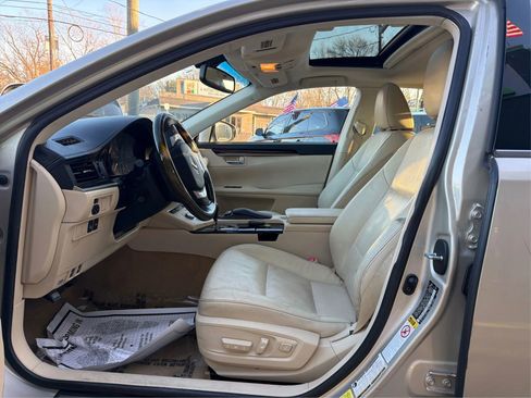 Used 2014 Lexus ES 350 w/ Luxury Package image 9