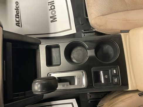 Used 2017 Subaru Outback 2.5i Premium image 18