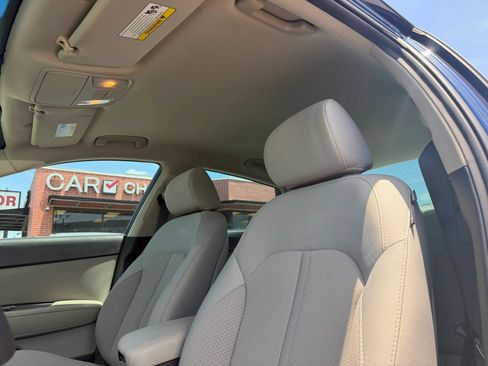 Used 2017 Kia Optima LX w/ Driver Convenience Package FWD image 9