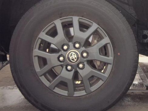 Used 2025 Toyota 4Runner SR5 AWD/4WD image 3