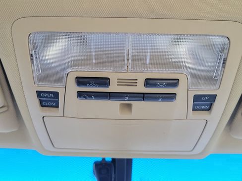 Used 2015 Toyota Camry XLE w/ Moonroof Package image 33