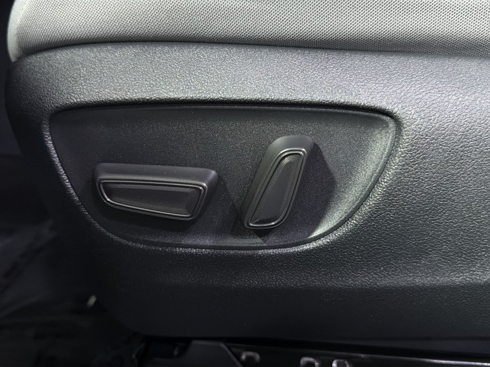 Used 2025 Toyota Sienna LE FWD image 23