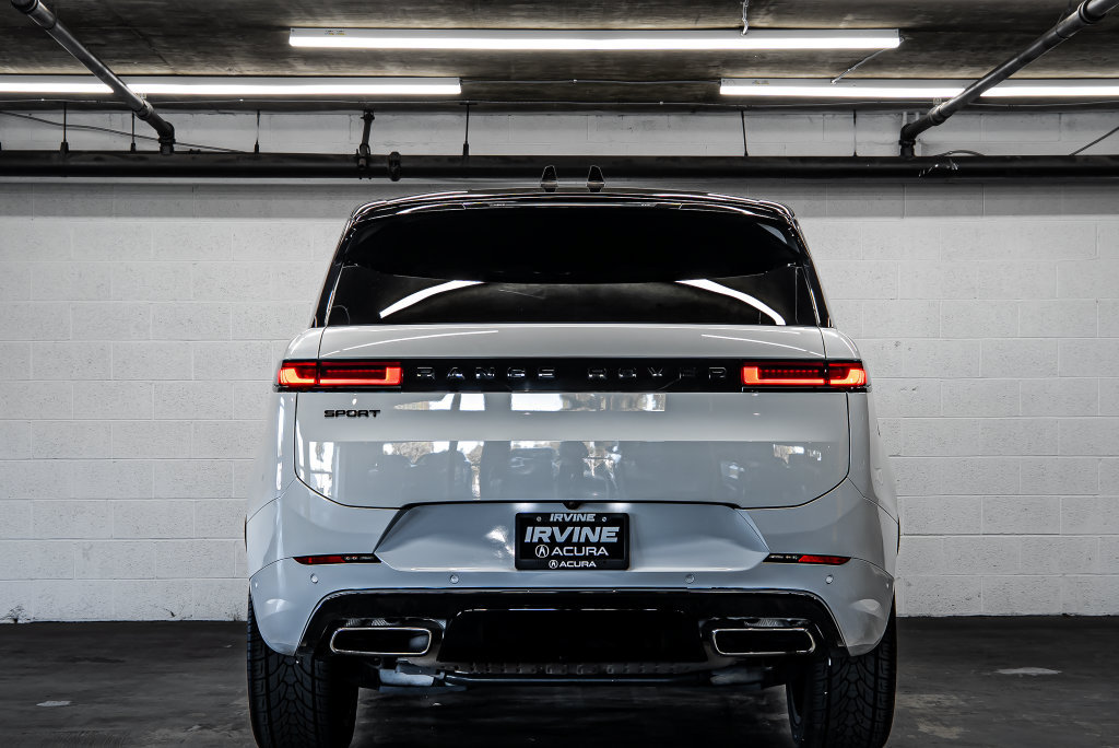 Used 2024 Land Rover Range Rover Sport Dynamic SE AWD/4WD image 4